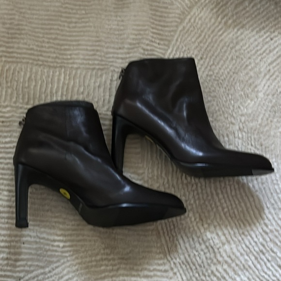 Nine West brown leather ankle boots booties back zipper Sz 8 - Picture 1 of 9